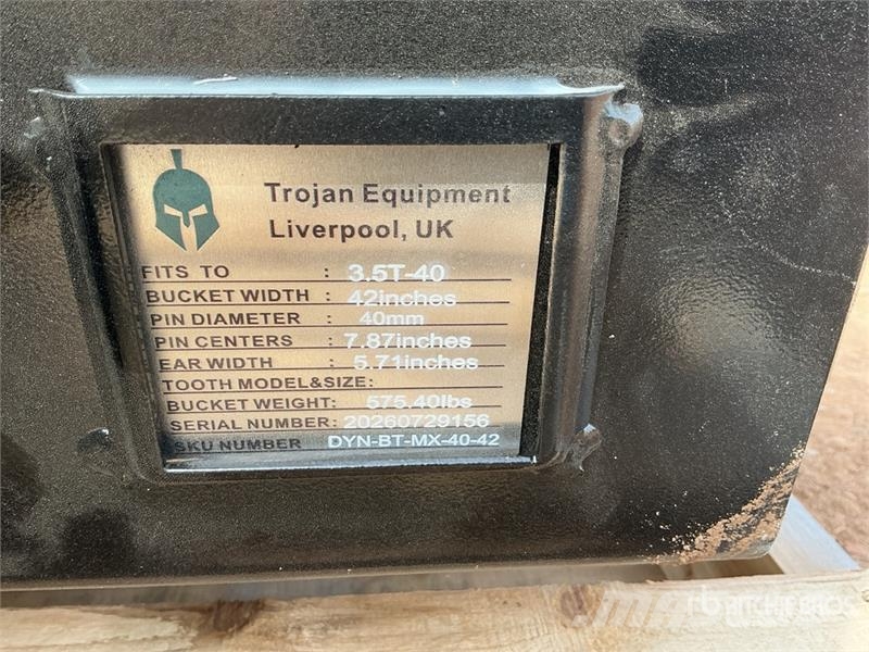 Trojan 42 in Hydraulic Tilting Excavator Bucket - Fits Ca Kanalak