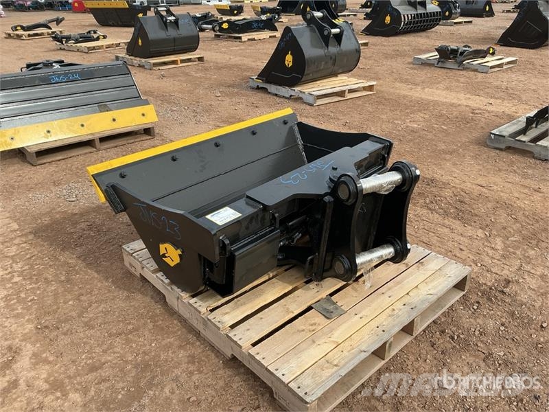 Trojan 48 in Hydraulic Tilting Excavator Bucket - Fits 50 Kašike / Korpe