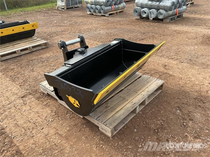 Trojan 48 in Hydraulic Tilting Excavator Bucket - Fits 50 Kašike / Korpe