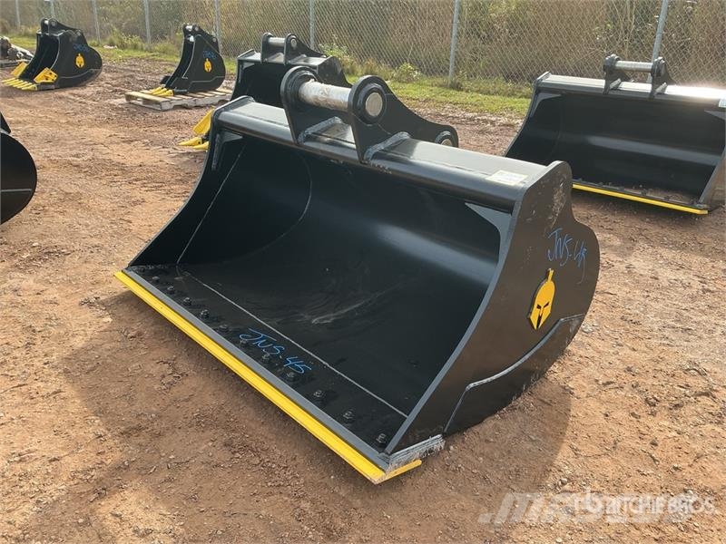 Trojan 72 in Cleanup Excavator Bucket - Fits 80 mm Cat 32 Kanalak