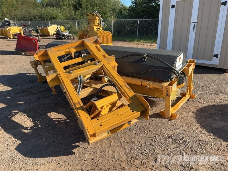  Trucbrush 121 in Broom Attachment Harjad
