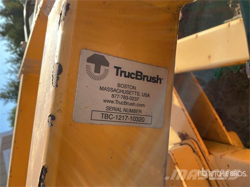  Trucbrush 121 in Broom Attachment Harjad