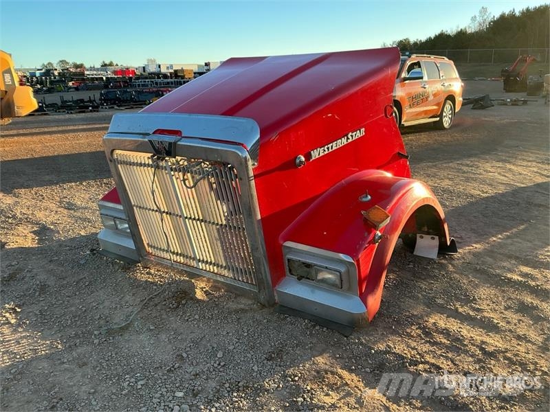  Truck Hood - Fits 其他货车