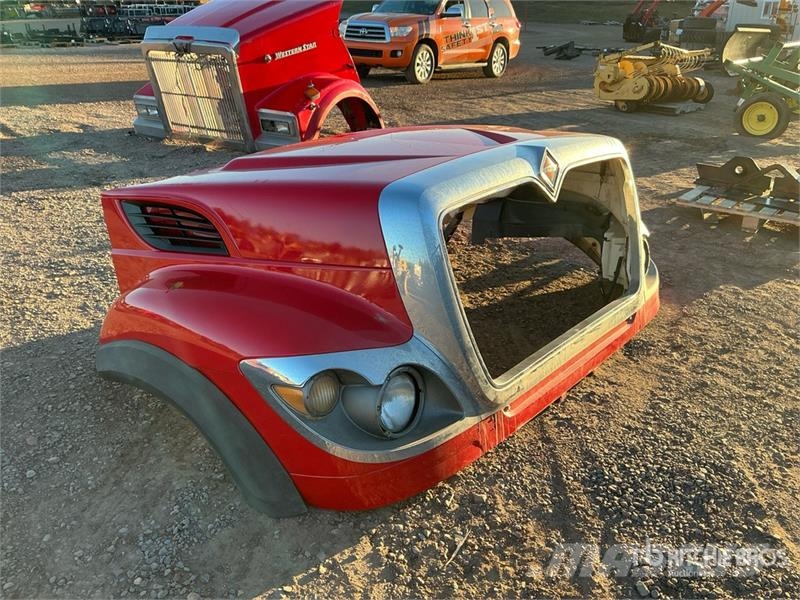 Truck Hood - Fits 其他货车