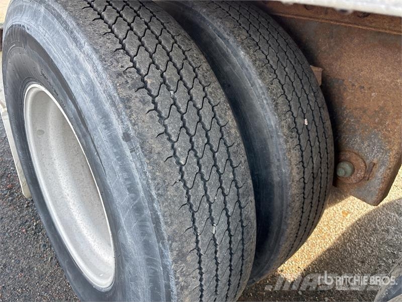 Utility 53 ft T/A Van Trailer Причепи-фургони