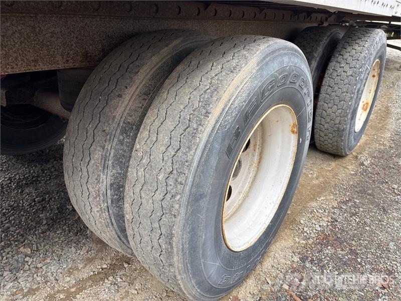 Utility 53 ft x 102 in Tri/A Refrigerated Trailer Напівпричепи-рефрижератори