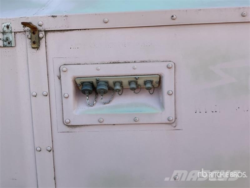 UTS TRQ-7 Skid Mounted ATC Tower Other components