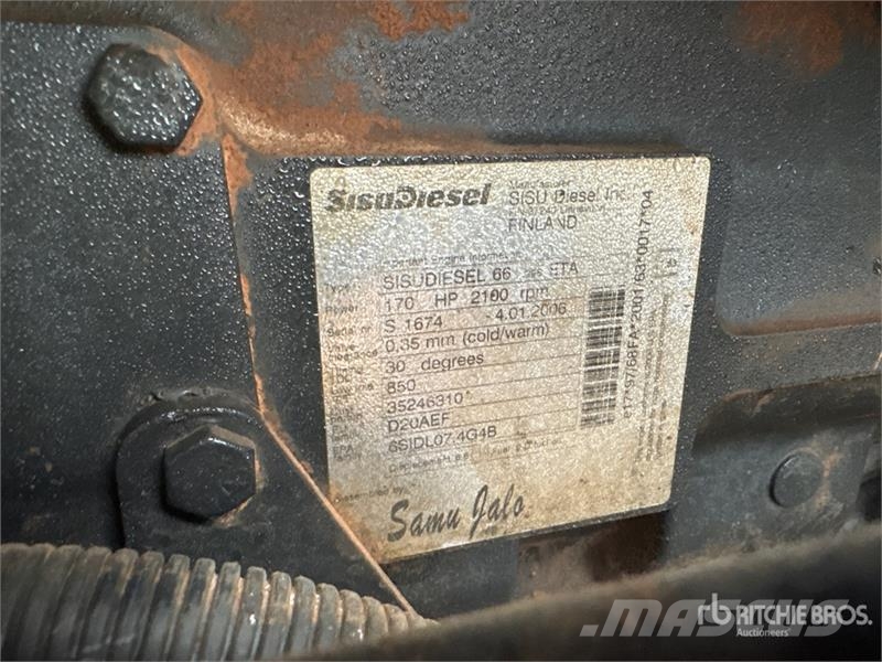 Valtra T160 4WD Tractor الجرارات