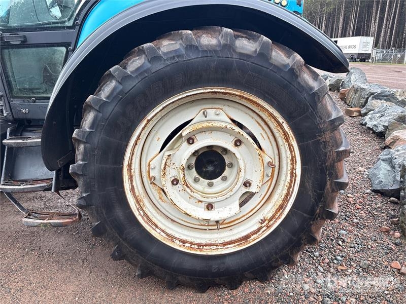 Valtra T160 4WD Tractor الجرارات