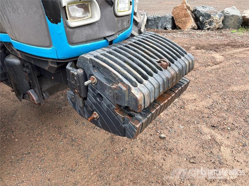 Valtra T160 4WD Tractor الجرارات
