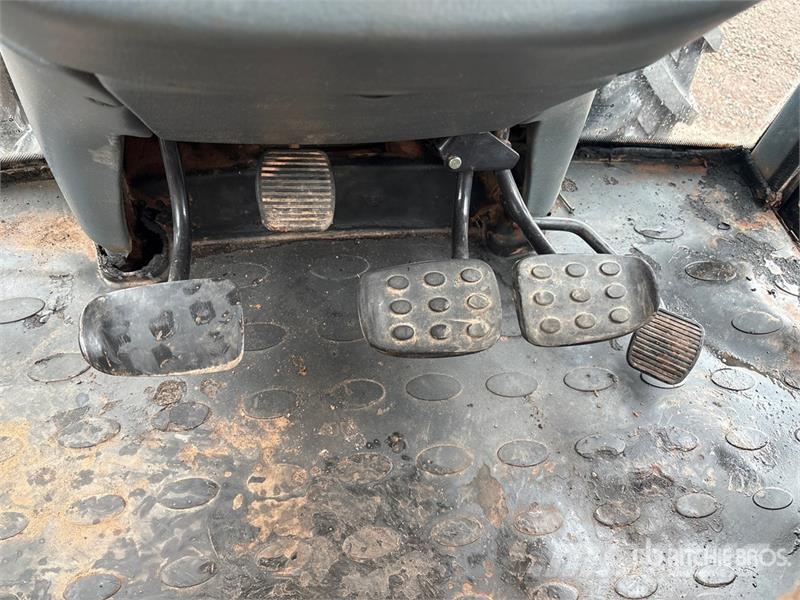 Valtra T160 4WD Tractor الجرارات