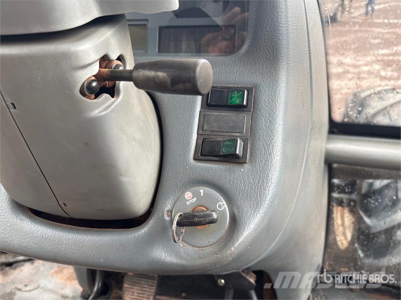 Valtra T160 4WD Tractor الجرارات