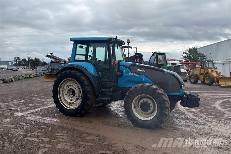 Valtra T160 4WD Tractor الجرارات
