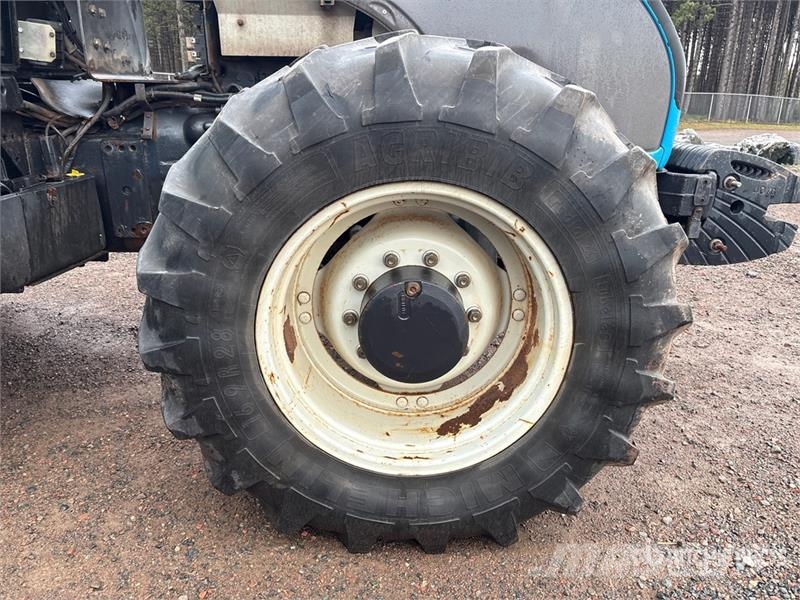 Valtra T160 4WD Tractor الجرارات