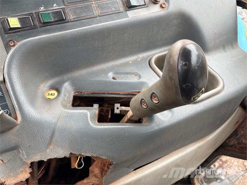 Valtra T160 4WD Tractor الجرارات