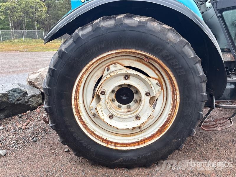 Valtra T160 4WD Tractor الجرارات