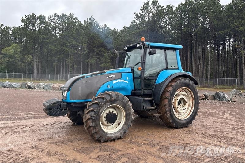 Valtra T160 4WD Tractor الجرارات