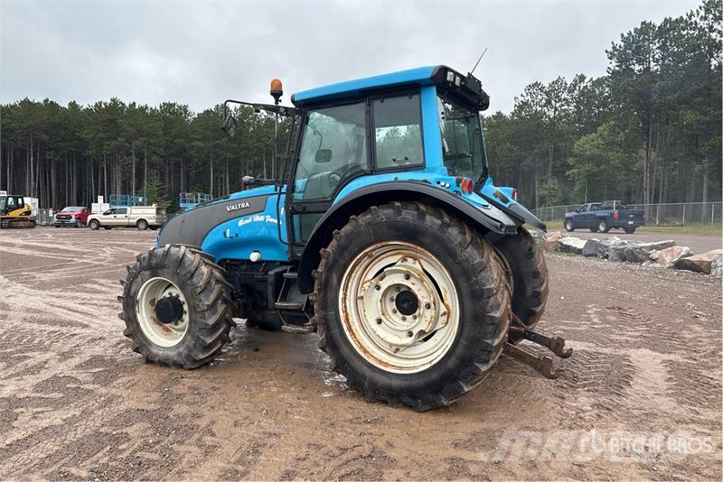 Valtra T160 4WD Tractor الجرارات