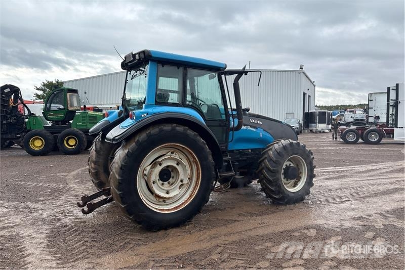 Valtra T160 4WD Tractor الجرارات