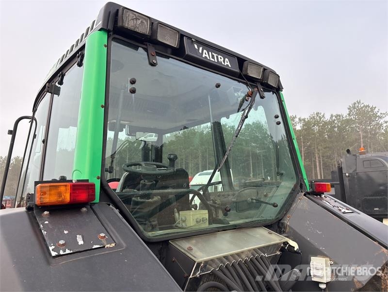 Valtra Valmet 6300 4WD Tractor Трактора