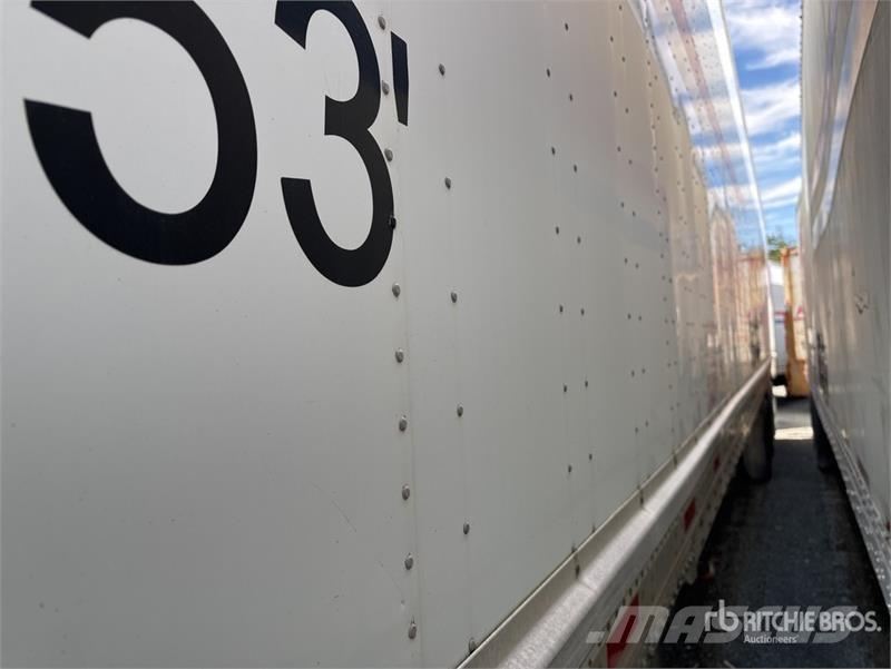 Vanguard National 53 ft x 102 in Tri/A Van Trailer Прицепы-фургоны