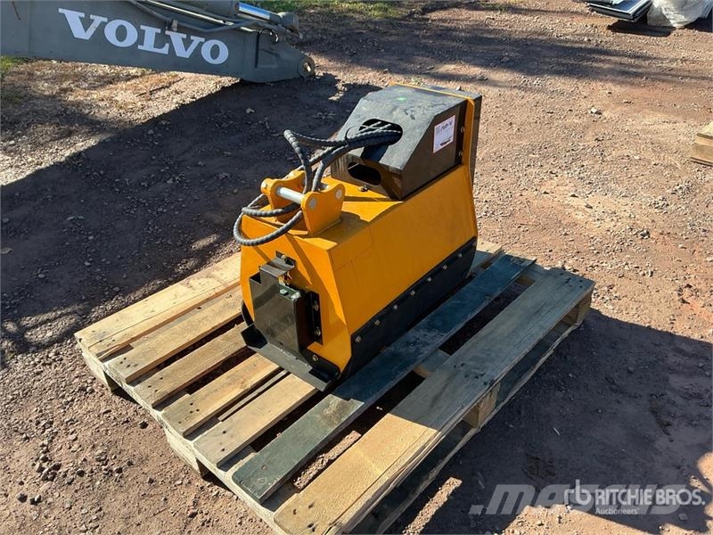 Vicsec VC-EBC32 24 in Mini Excavator Brush Cutter (Unused Ostatní komponenty