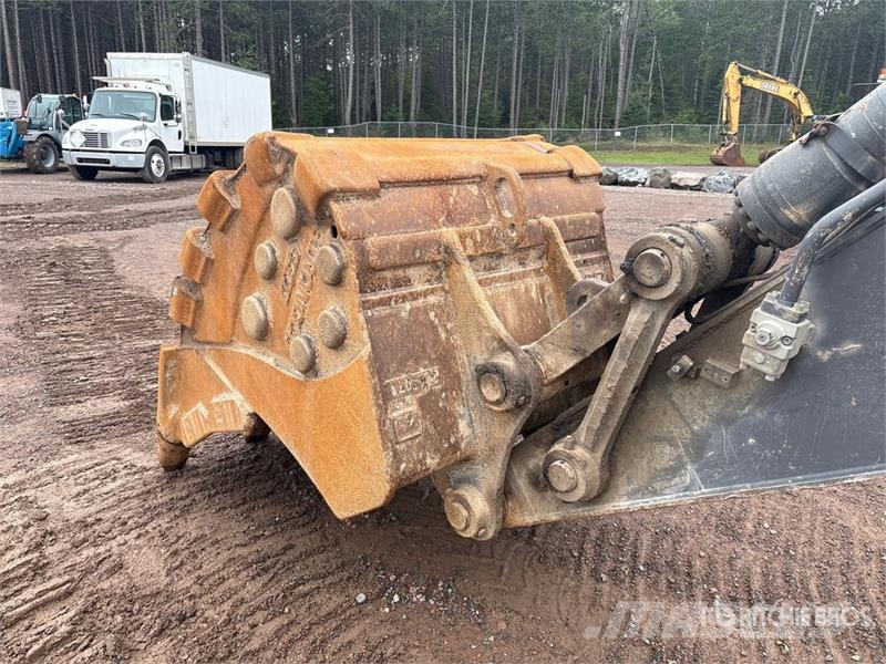 Volvo EC300EL Tracked Excavator Beltegraver