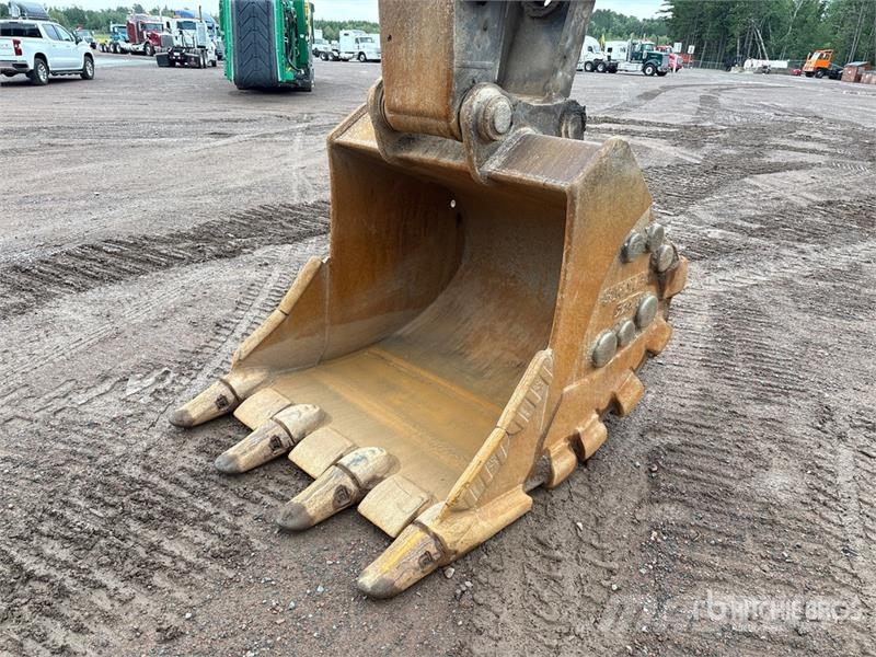 Volvo EC300EL Tracked Excavator Beltegraver