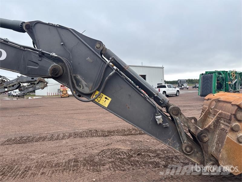 Volvo EC300EL Tracked Excavator Beltegraver
