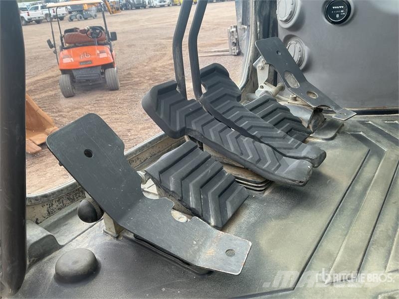 Volvo EC300EL Tracked Excavator Beltegraver