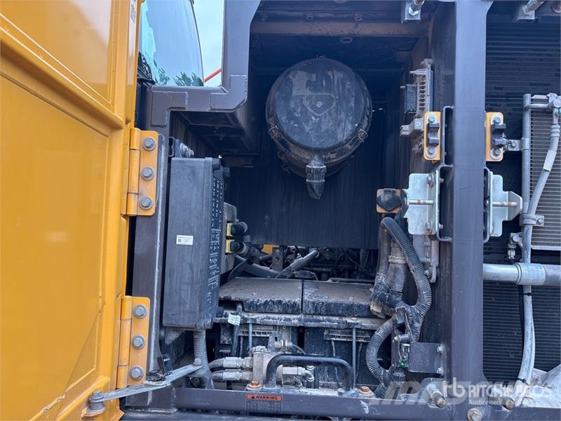 Volvo EC300EL Tracked Excavator Beltegraver