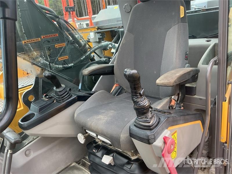 Volvo EC300EL Tracked Excavator Beltegraver