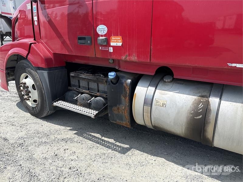 Volvo VNL Tractor Units