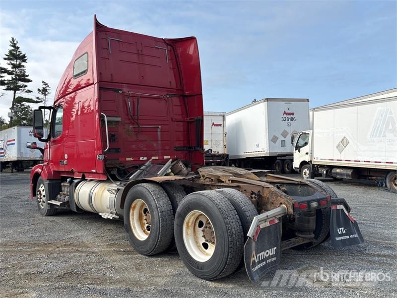 Volvo VNL Sadulveokid