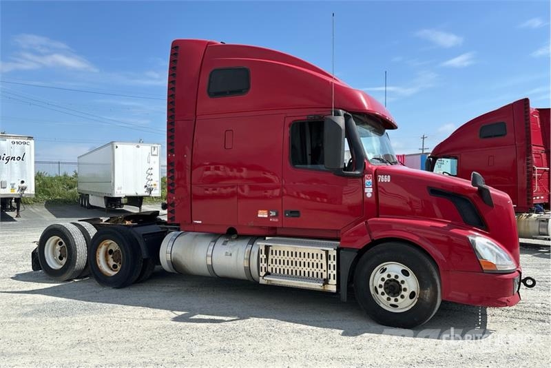 Volvo VNL Tractor Units