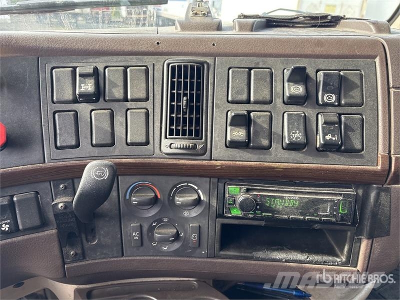 Volvo VNL Sadulveokid