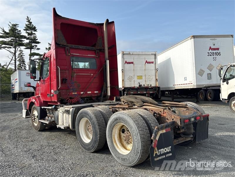 Volvo VNL Sadulveokid
