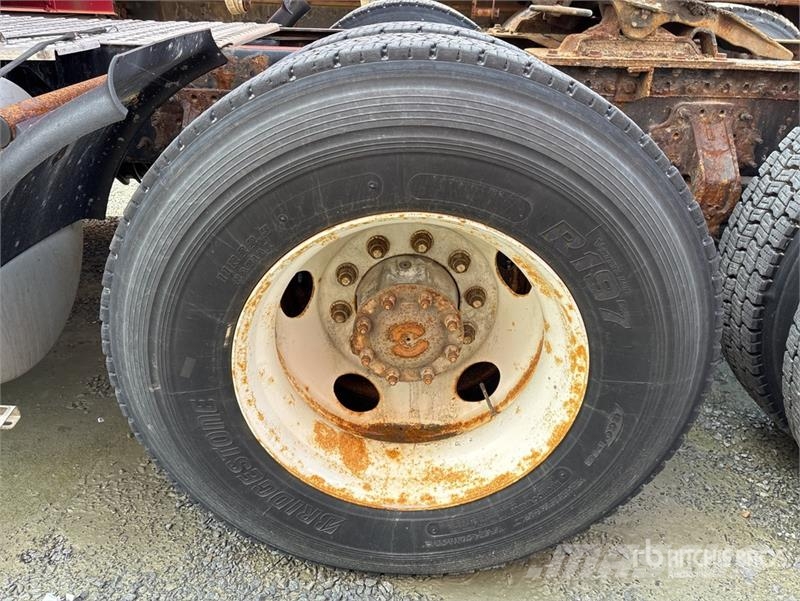 Volvo VNL Sadulveokid
