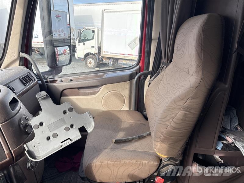 Volvo VNL Sadulveokid