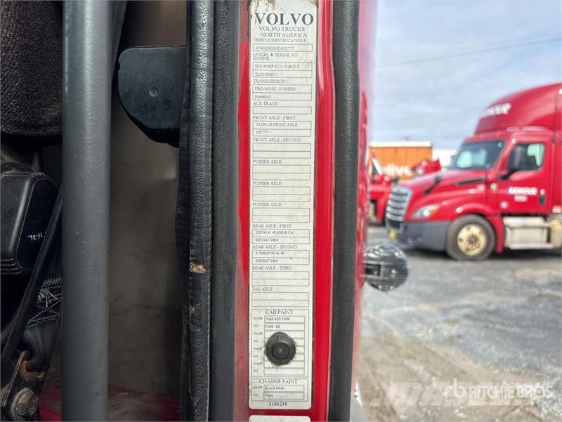 Volvo VNL Sadulveokid