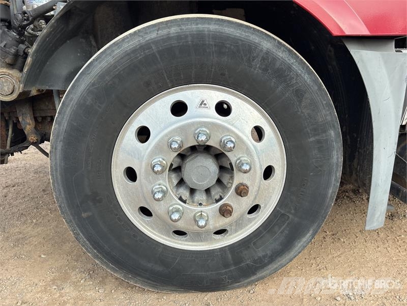 Volvo VNL 牵引车
