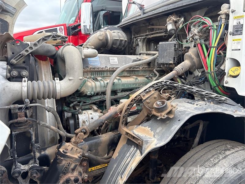 Volvo VNL Vlačilci