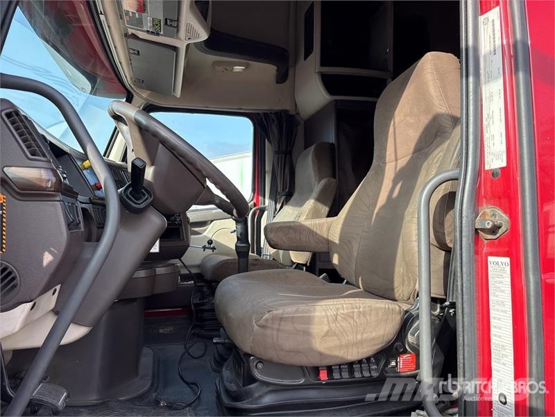 Volvo VNL Sadulveokid