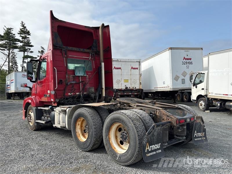 Volvo VNL Sadulveokid