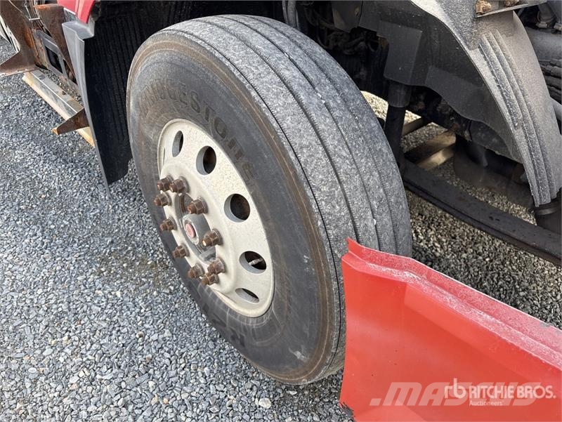 Volvo VNL Sadulveokid