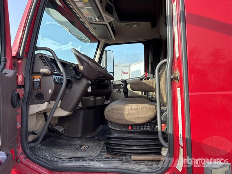 Volvo VNL Sadulveokid