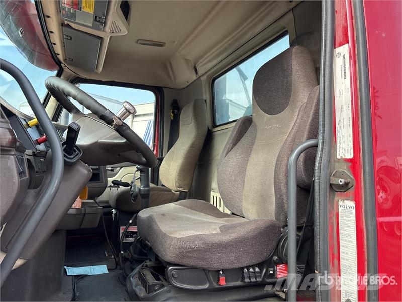 Volvo VNL Sadulveokid