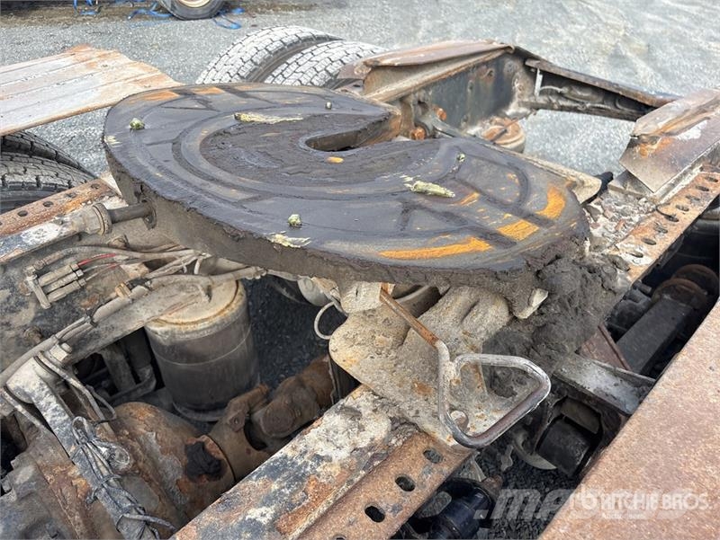 Volvo VNL Sadulveokid