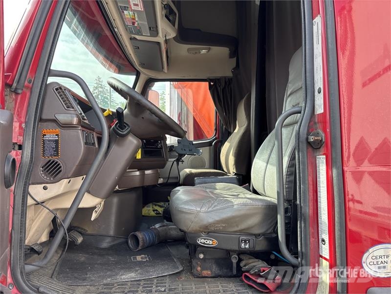Volvo VNL Sadulveokid