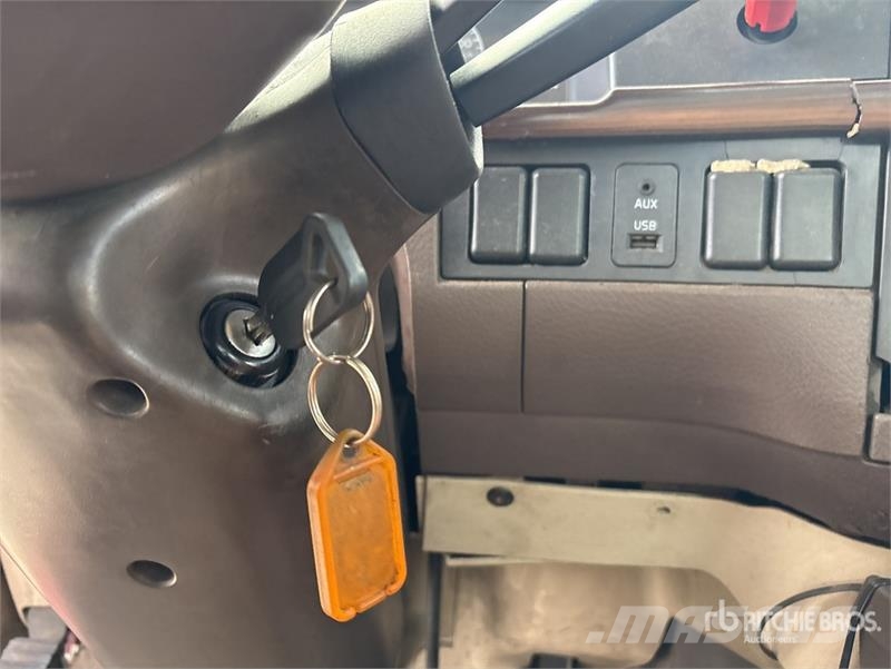 Volvo VNL Sadulveokid